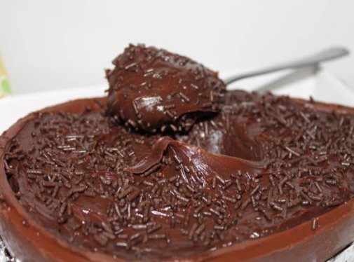 ovos de colher - chocolate - padaria modelo rio claro-min